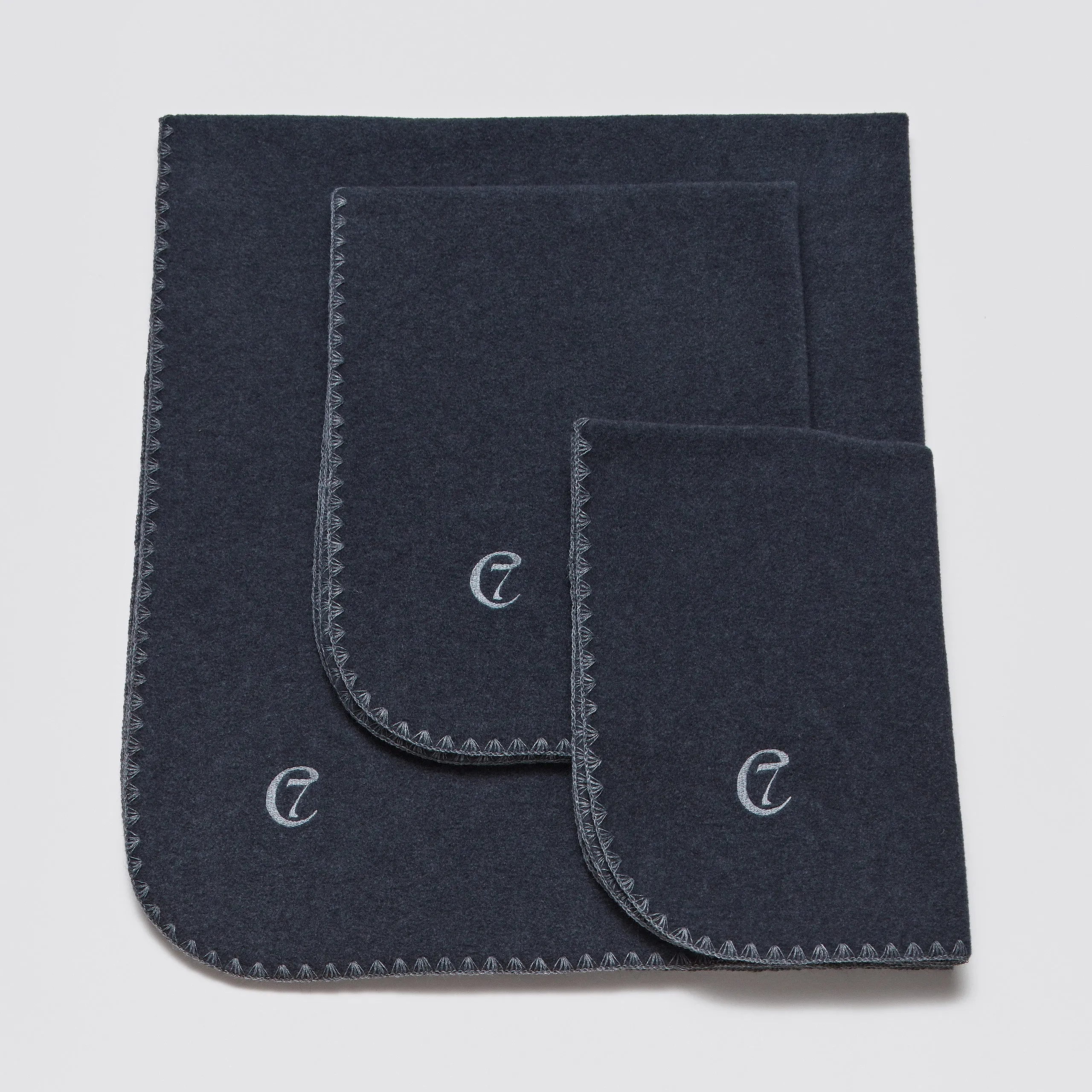 Cloud7 Dog Blanket, Soft Fleece Dark Grey
